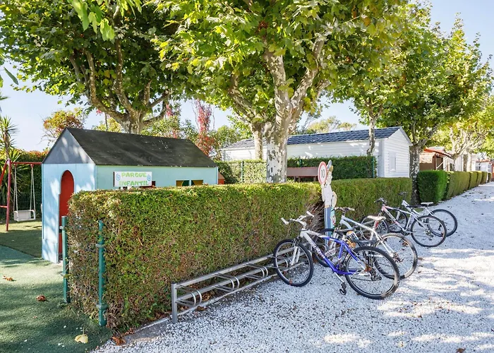 Village de vacances A6 *